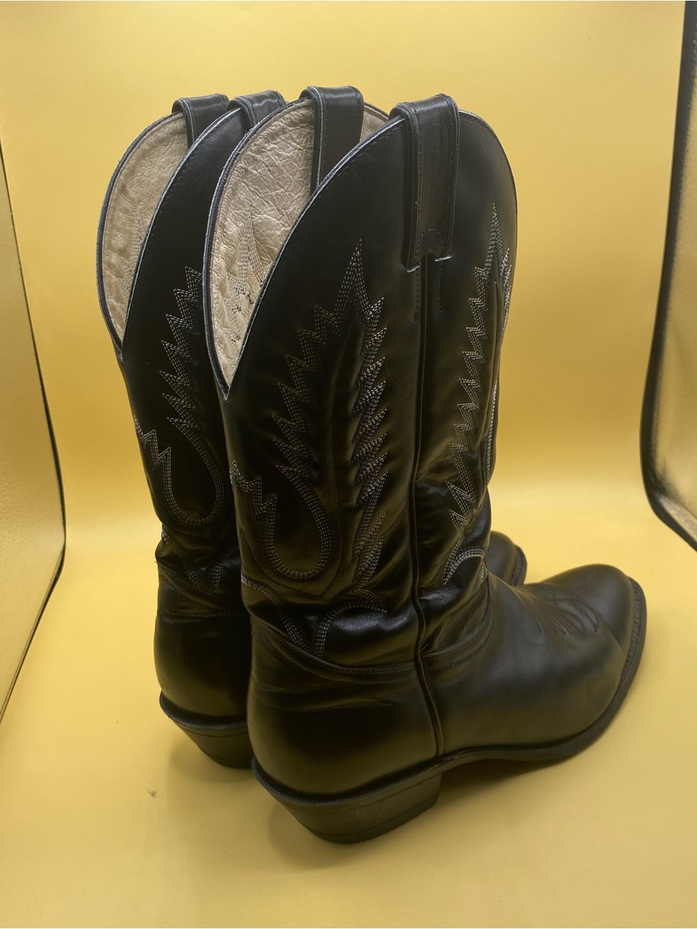 Women's Black Leather Western Ankle Boots - Classic Cowboy Style - Picture 2 of 4